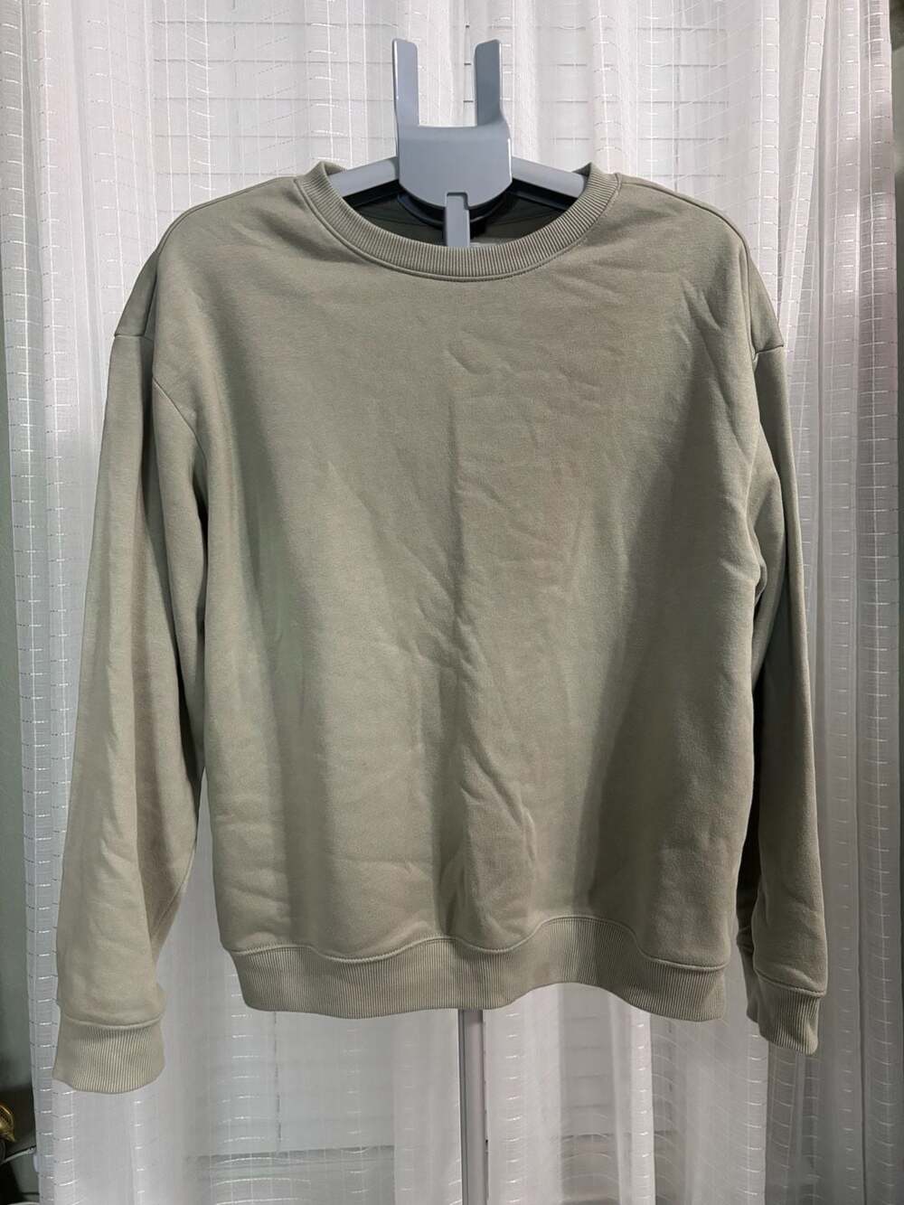 H&M Relaxed Fit Crewneck Sweatshirt Size L
